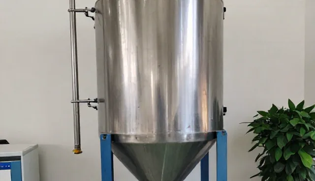 选型关注点：配套服务的两种做法对比与取舍